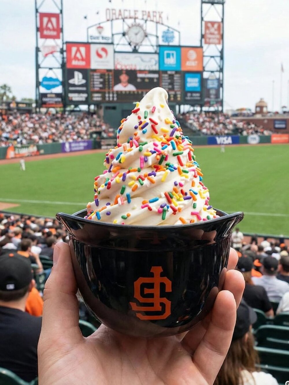 San Francisco Giants Mini Baseball Helmet 8oz Ice Cream Sundae Cup